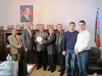 Azerbaycan Cumhuriyeti Budapeşte Büyükelçisi Dr.Vilayat Guliyev'e TÜMİŞAD’ DAN İadei Ziyaret.