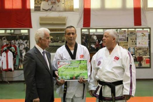 Ödüle doymayan sporcuya bir ödül de Kuzey Kıbrıstan