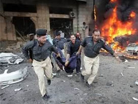 Pakistan'da intihar saldırısı: 5 ağır yaralı