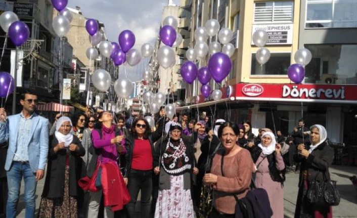izmir HDP kadın meclisi sözcüsü Semra Uzunok: Barış gelinceye kadar mücadelemizi sürdürmeye devam edeceğiz