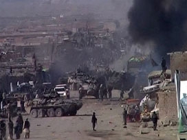 Afganistan'da valiliğe saldırı