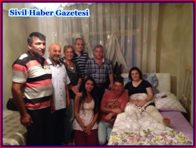 Ameliyat olan sporcusu Büşra Karakuş’u evinde ziyaret 