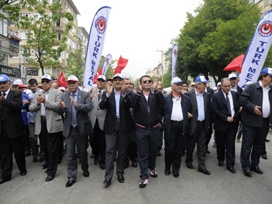 Bursa'da ilk kez resmi 1 Mayıs katlanıyor