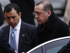Erdoğan, Dolmabahçe'de çalışma ofisinde