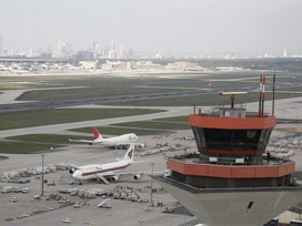 Hava trafiği 2012'ye yükselişle başladı