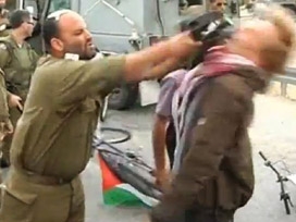İsrailli subayın dipçiği indirdi an Video