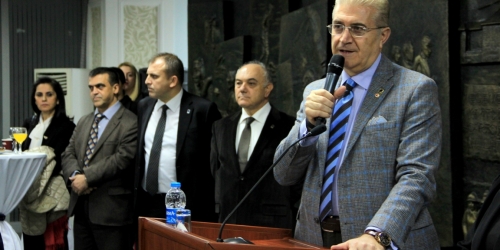 İstanbul Aydın Üniversitesi'nde Akademik ve İdari Personeli Bir Araya Gelerek 2012 Değerlendirmesi Yaptı