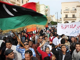 Libya'da 20 kilometrelik zafer yürüyüşü