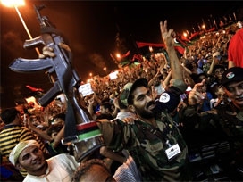 Libya'da askerlerden gövde gösterisi