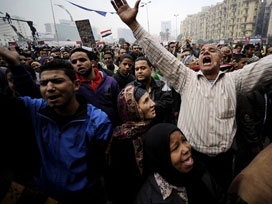 Mısır'da halk İçişleri Bakanlığına yürüdü