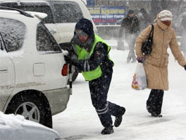 Polisten belediye başkanına kar cezası