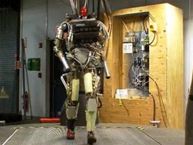 Robotlar artık merdiven çıkıyor Video