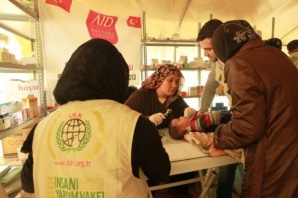 İHH ve AİD Suriye'de 1000 kişiye sağlık taraması y