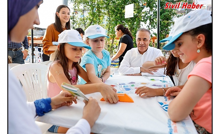 Sultangazi Belediyesi’nden Çocuklara “Bilim Otobüsü”